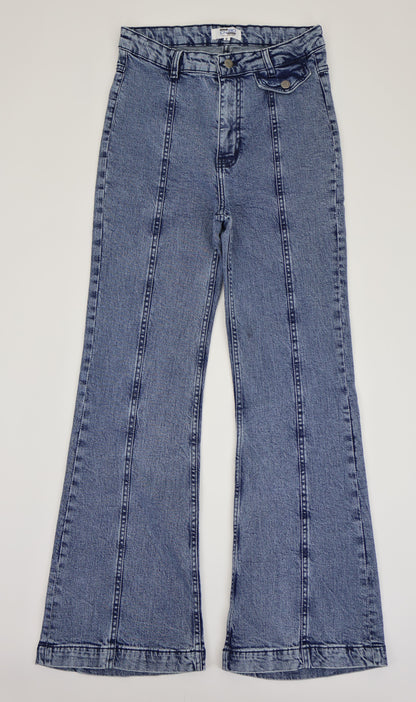 W722 Melbourne Women’s Pintuck Flare Jeans Lt Blue