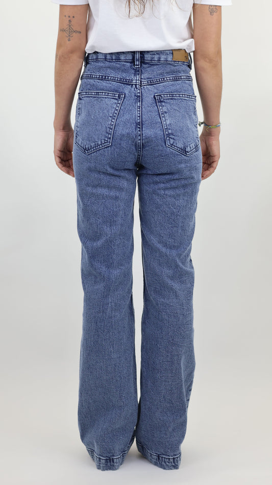 Women’s Pintuck Flare Jeans Light Blue | Retro Wide Leg Denim