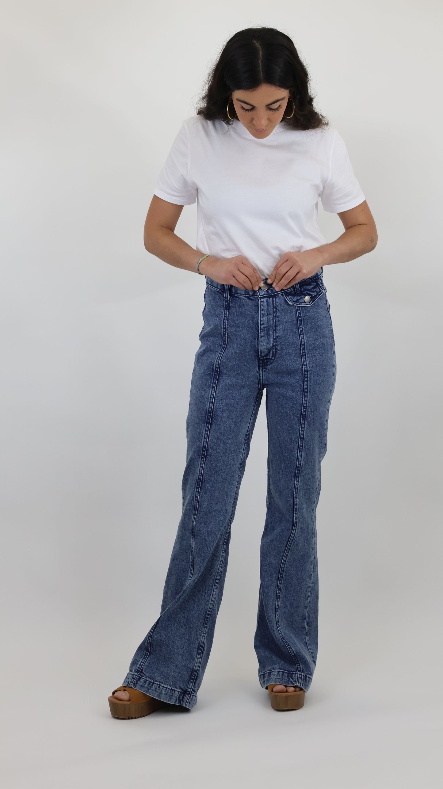 W722 Melbourne Women’s Pintuck Flare Jeans Lt Blue