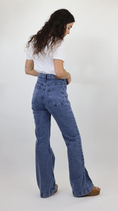 W722 Melbourne Women’s Pintuck Flare Jeans Lt Blue