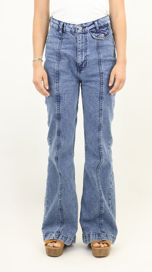 W722 Melbourne Women’s Pintuck Flare Jeans Lt Blue