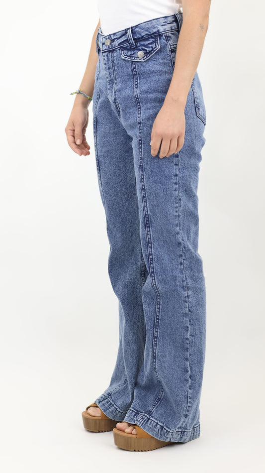 W722 Melbourne Women’s Pintuck Flare Jeans Lt Blue