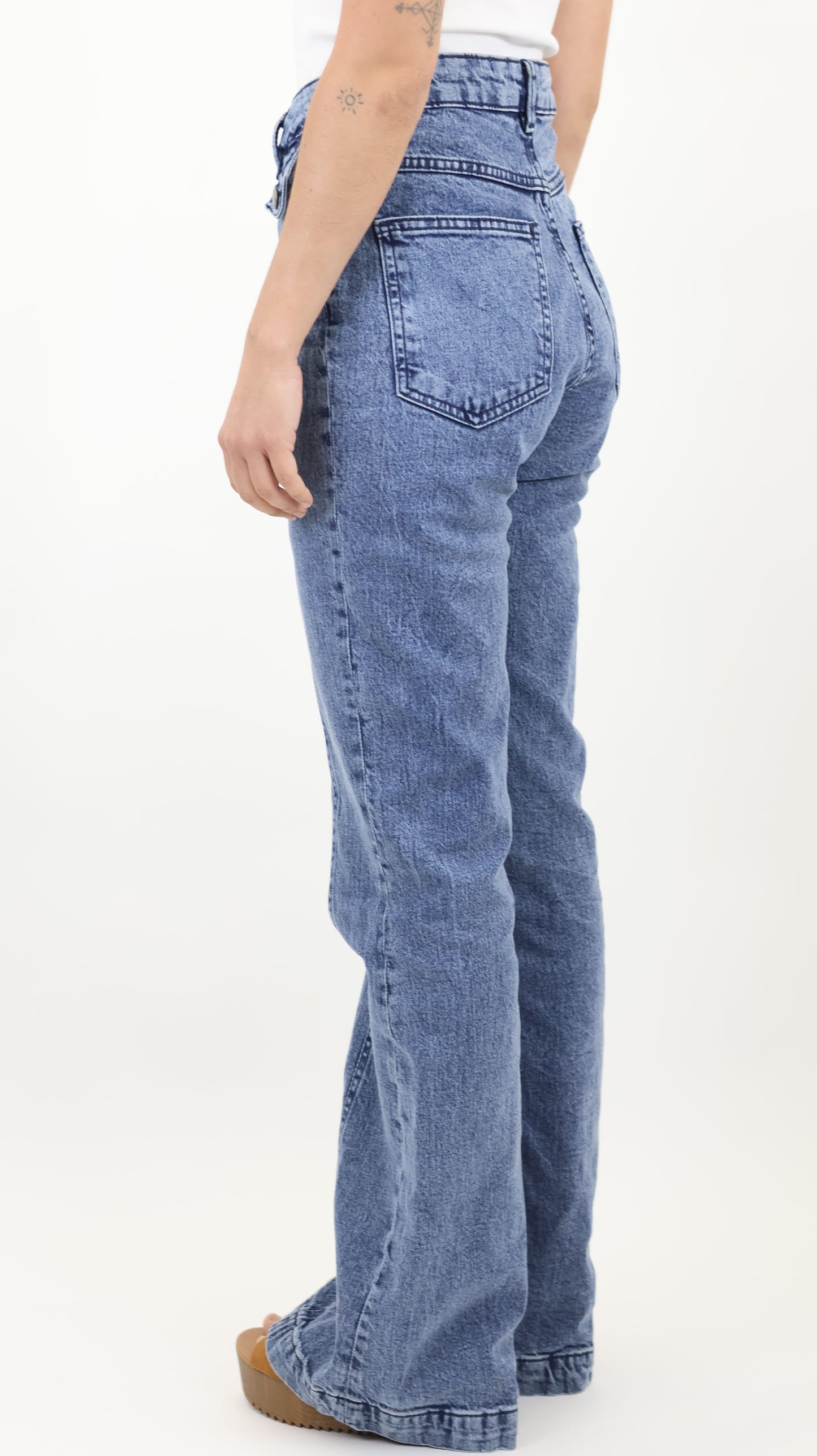 W722 Melbourne Women’s Pintuck Flare Jeans Lt Blue