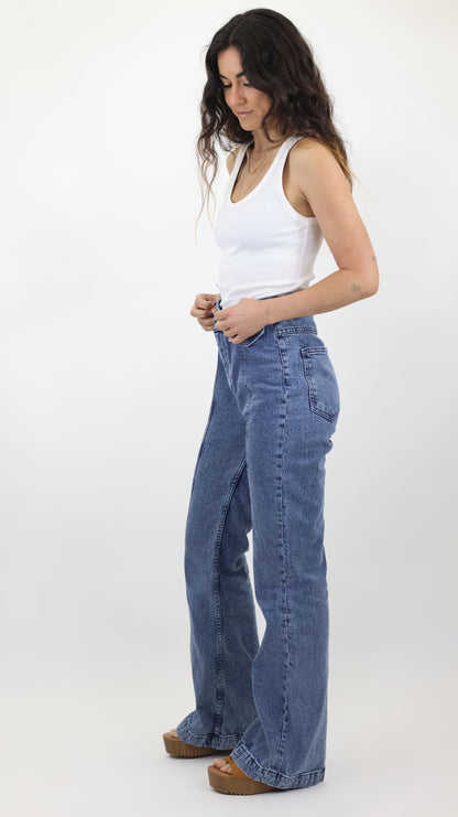 W722 Melbourne Women’s Pintuck Flare Jeans Lt Blue